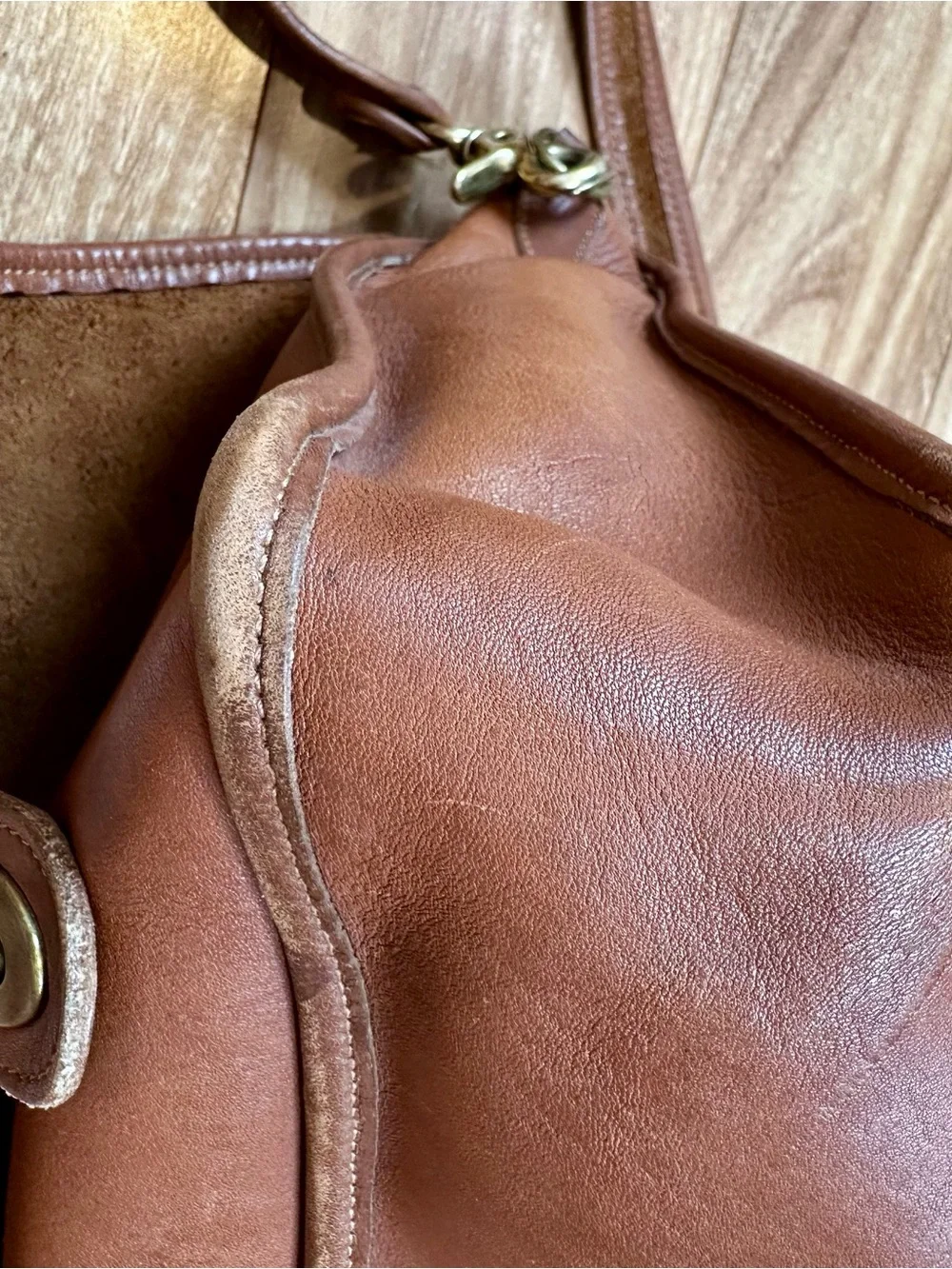 Vintage Laura USA Brown Leather Briefcase Messenger Bag Solid Brass 17” Made USA